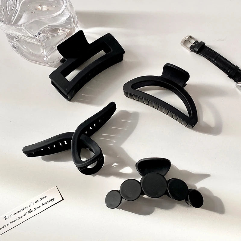 Noir Éclat – The Beauty in Black