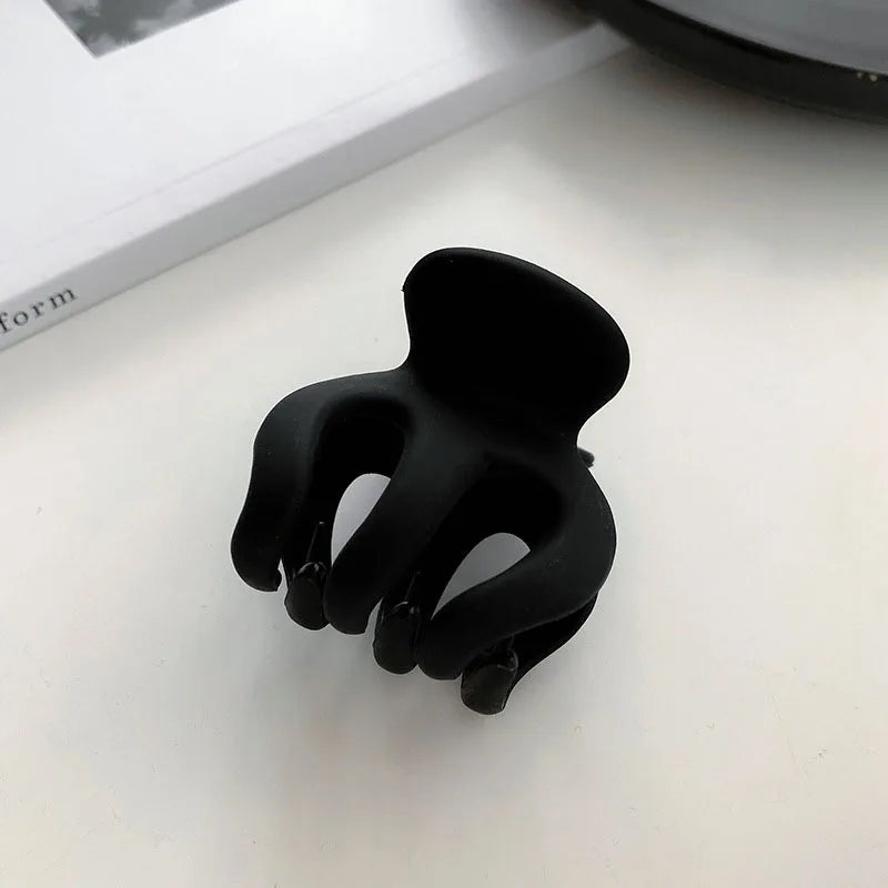Noir Éclat – The Beauty in Black