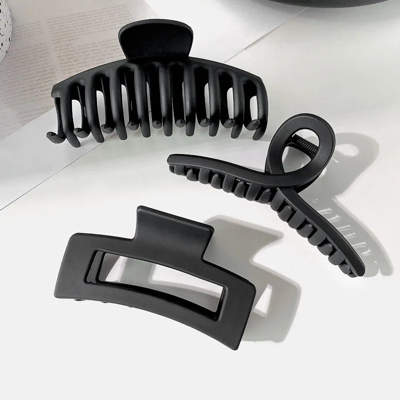 Noir Éclat – The Beauty in Black