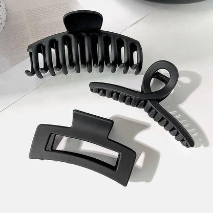 Noir Éclat – The Beauty in Black