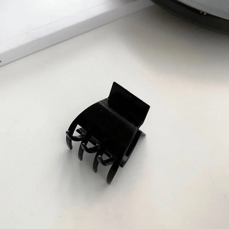Noir Éclat – The Beauty in Black