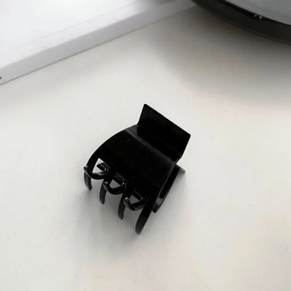 Noir Éclat – The Beauty in Black