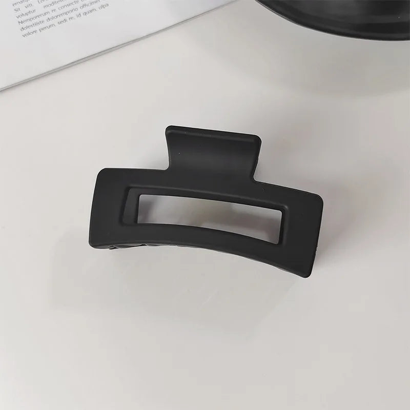 Noir Éclat – The Beauty in Black