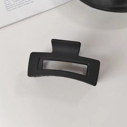 Noir Éclat – The Beauty in Black
