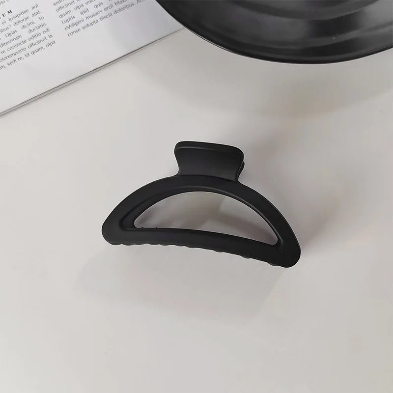 Noir Éclat – The Beauty in Black