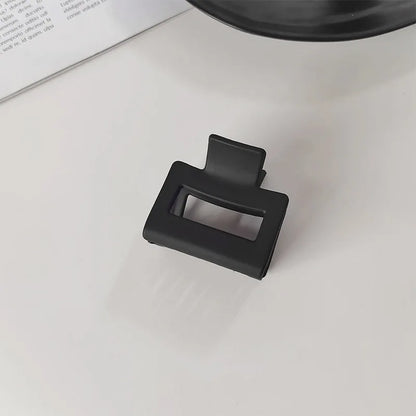 Noir Éclat – The Beauty in Black